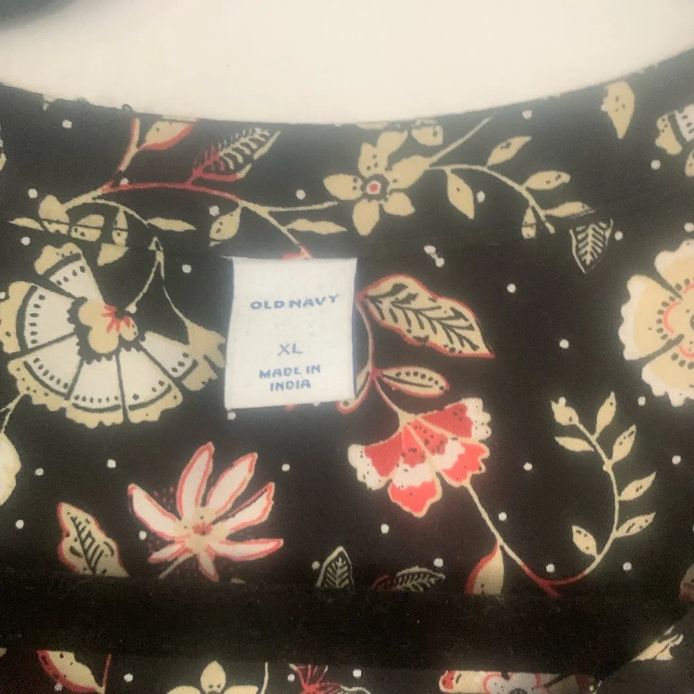 Black floral peasant blouse size XL - Picture 5 of 7